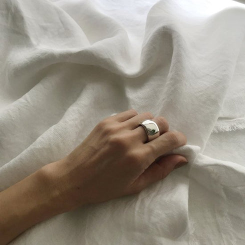 curvy ring